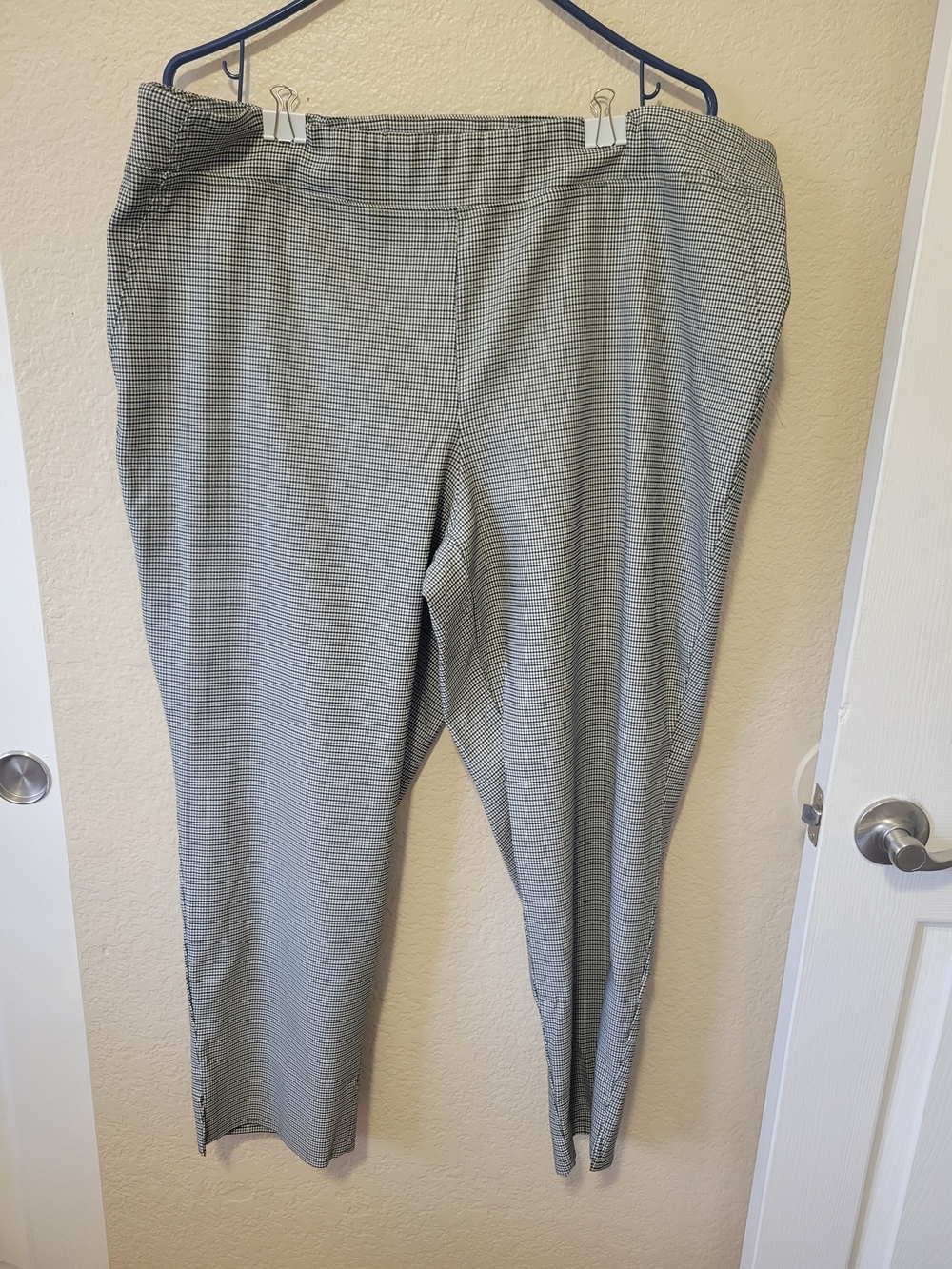 Tailored Black & White Houndstooth Cropped Ankle Pants